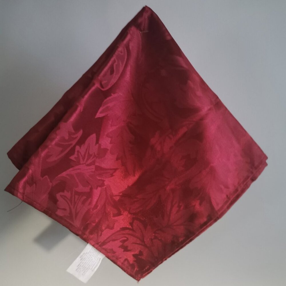 AVONhome Luxury Fabric Napkin, 100% Polyester, No Iron, Machine Wash, Burgundy